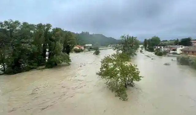 İtalya'da aşırı yağışların yol açtığı selde 15 kişi hayatını kaybetti