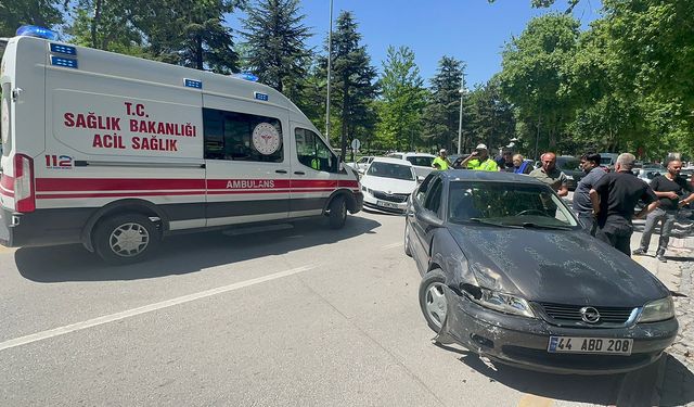 Malatya’da araçlar çarpıştı: 2 yaralı