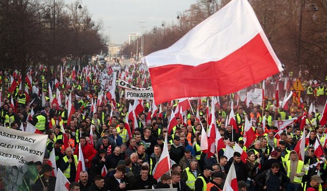 Polonya'da çiftçiler, AB iklim politikalarını protesto etti 