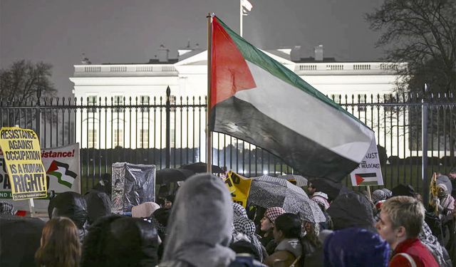 Siyonist rejim ve işgalci ABD, Beyaz Saray önünde protesto edildi