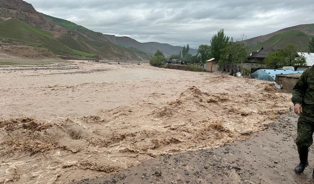 Tacikistan'da çamur akıntısı: 3 ölü