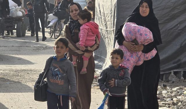 UNRWA: Bir hafta içinde Refah'ta 360 bin kişi yerinden edildi