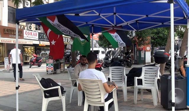 Adana'da HÜDA PAR'ın soykırım suçu failleri hakkındaki kanun teklifine destek için çadır kuruldu