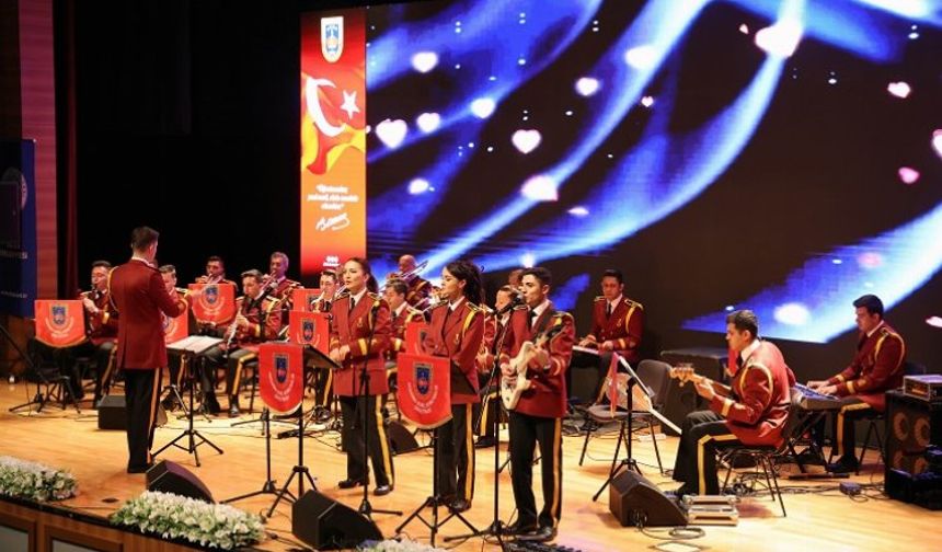 Kayseri Talas'ta jandarmadan özel konser