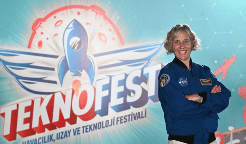 TEKNOFEST'e katılan ABD'li astronot yoğun ilgiye hayran kaldı