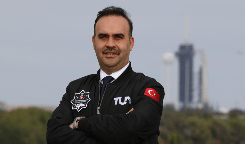 Bakan Kacır, Türkiye'nin uydu, roket ve insanlı uzay misyonu projelerini paylaştı
