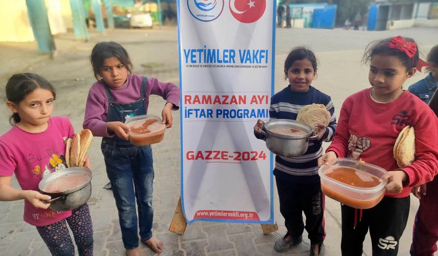 Yetimler Vakfı, Gazze'de iftar vermeye devam ediyor