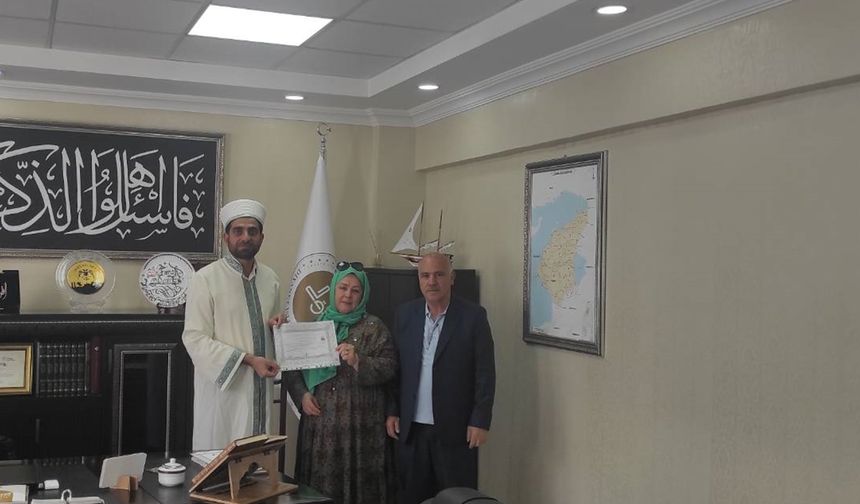 Kur'an'dan etkilenen Yelena Polyanına Van’da Müslüman oldu